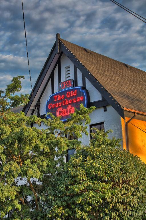 פאוול ריבר The Old Courthouse Inn מראה חיצוני תמונה